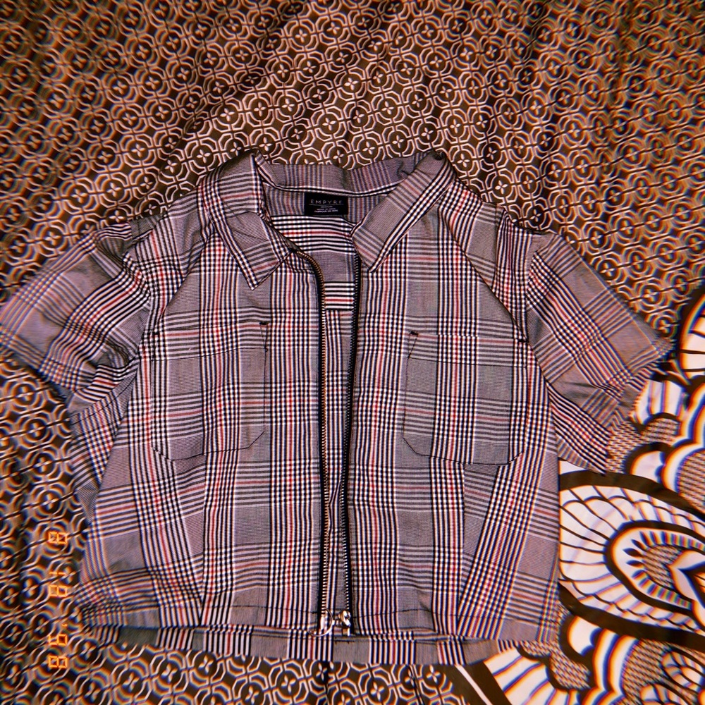 Cropped,shortsleeved shirt